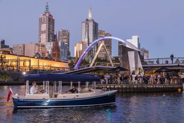 MELBOURNE BOAT HIRE