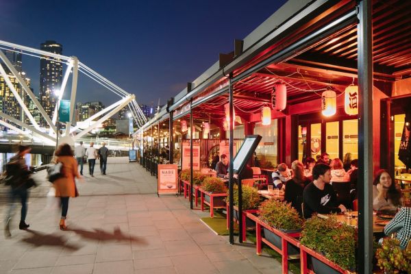 SOUTH WHARF PROMENADE